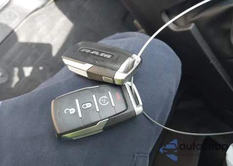 2022 Ram 1500 Big Horn 4X2 5'7 Box из США, поврежденный, VIN 1C6RREFT6NN346857